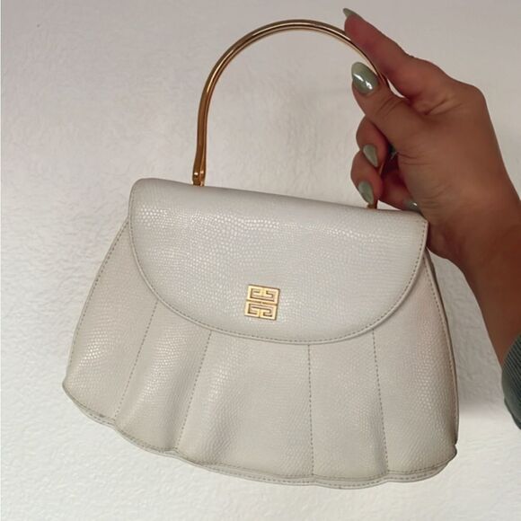 RARE Givenchy seashell bag - Picture 5 of 9